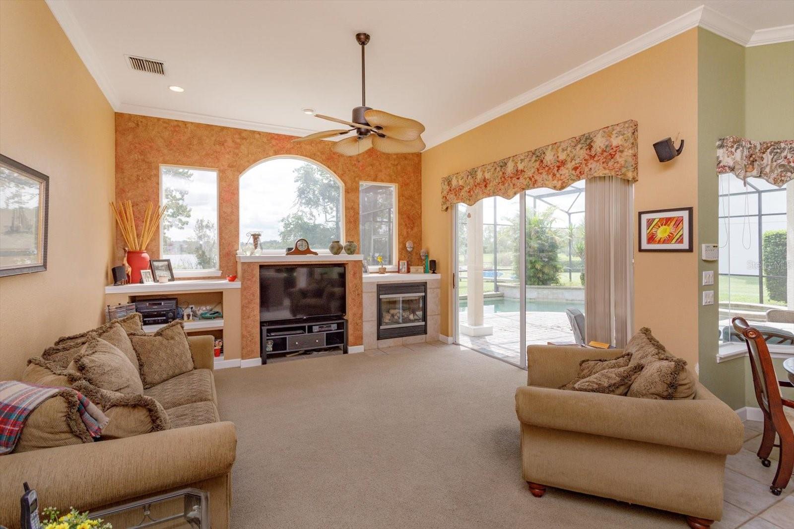 SUNSET LAKES - Residential