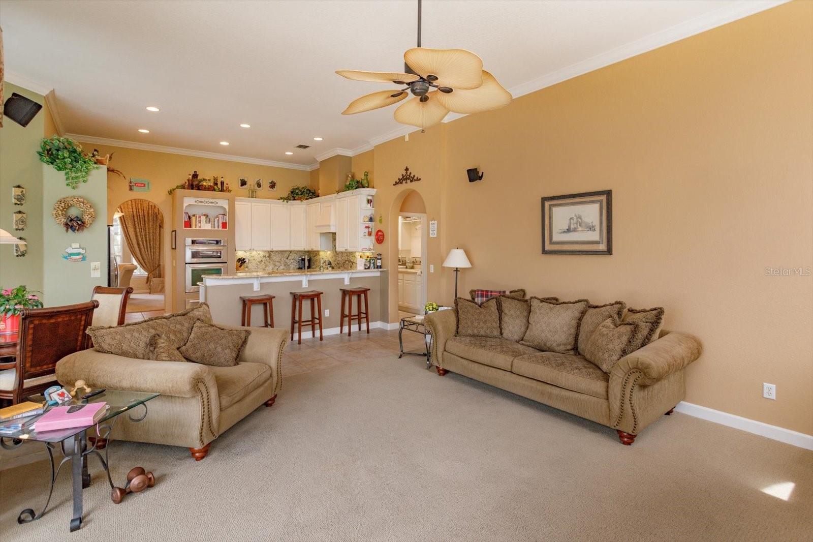 SUNSET LAKES - Residential