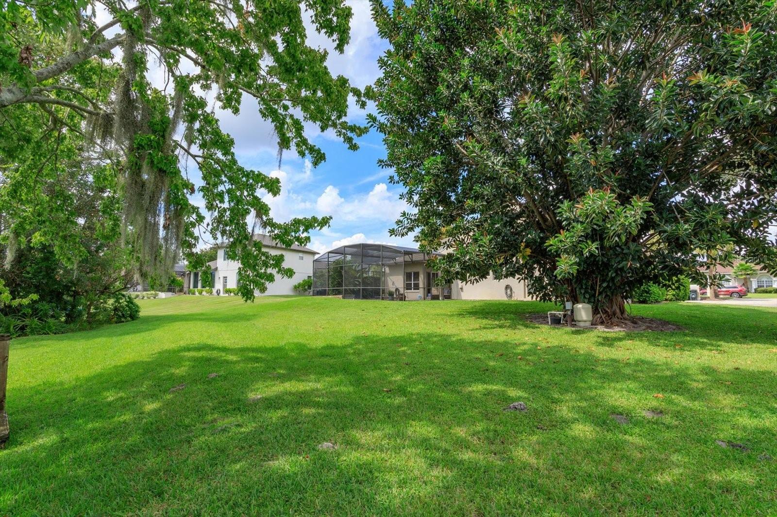 SUNSET LAKES - Residential