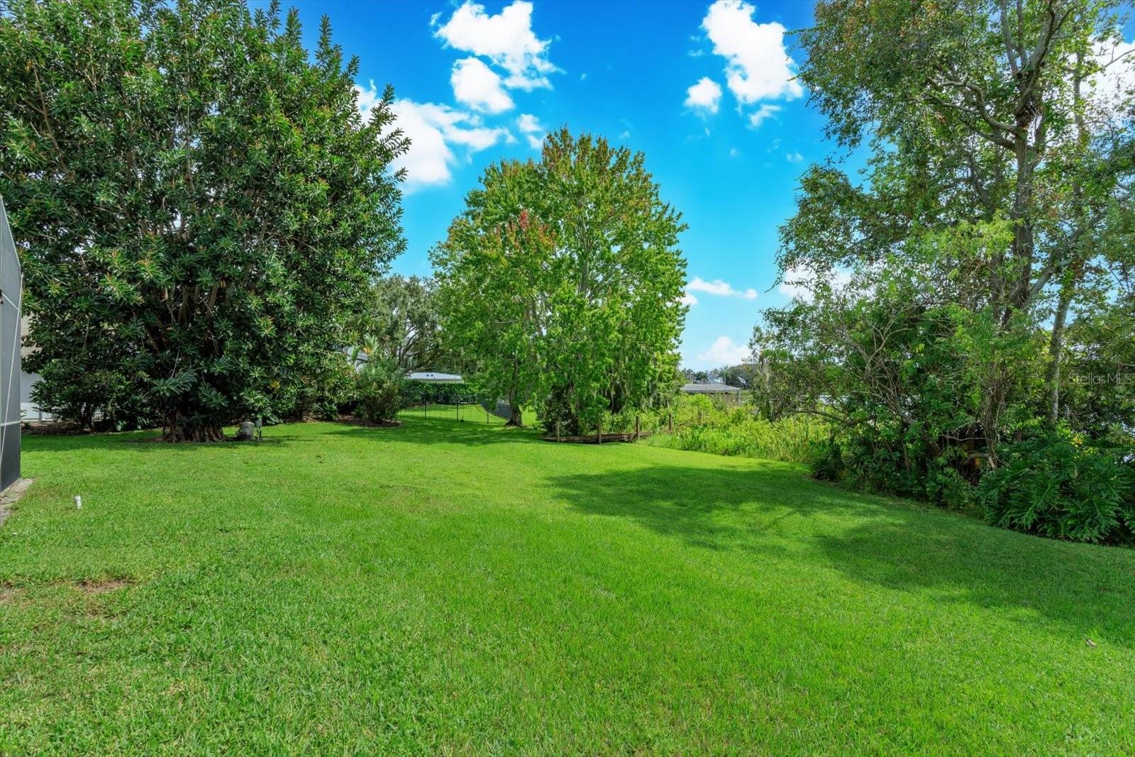 SUNSET LAKES - Residential