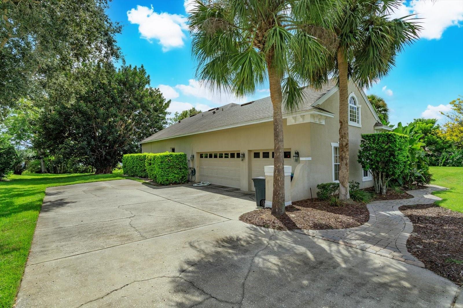 SUNSET LAKES - Residential