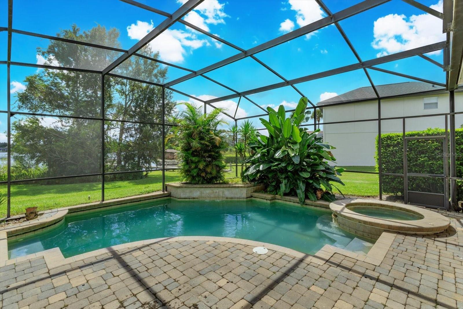 SUNSET LAKES - Residential