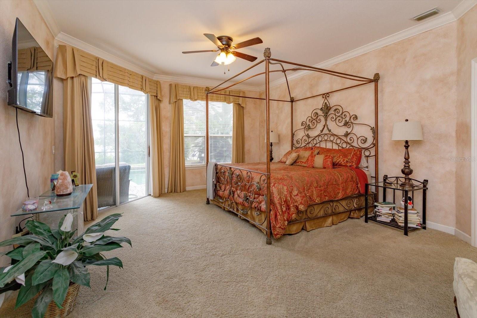 SUNSET LAKES - Residential