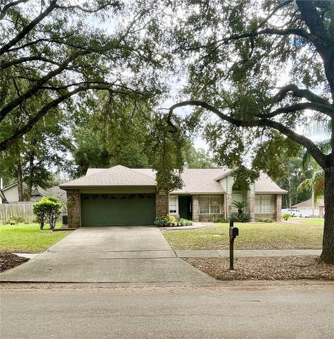 A home in DELAND