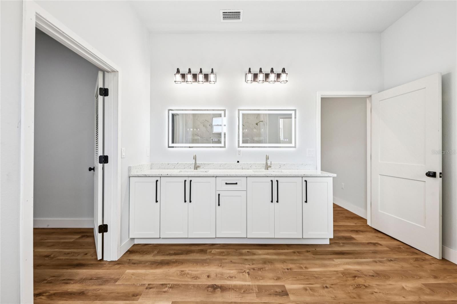 LAND/LK UN 2 - Residential