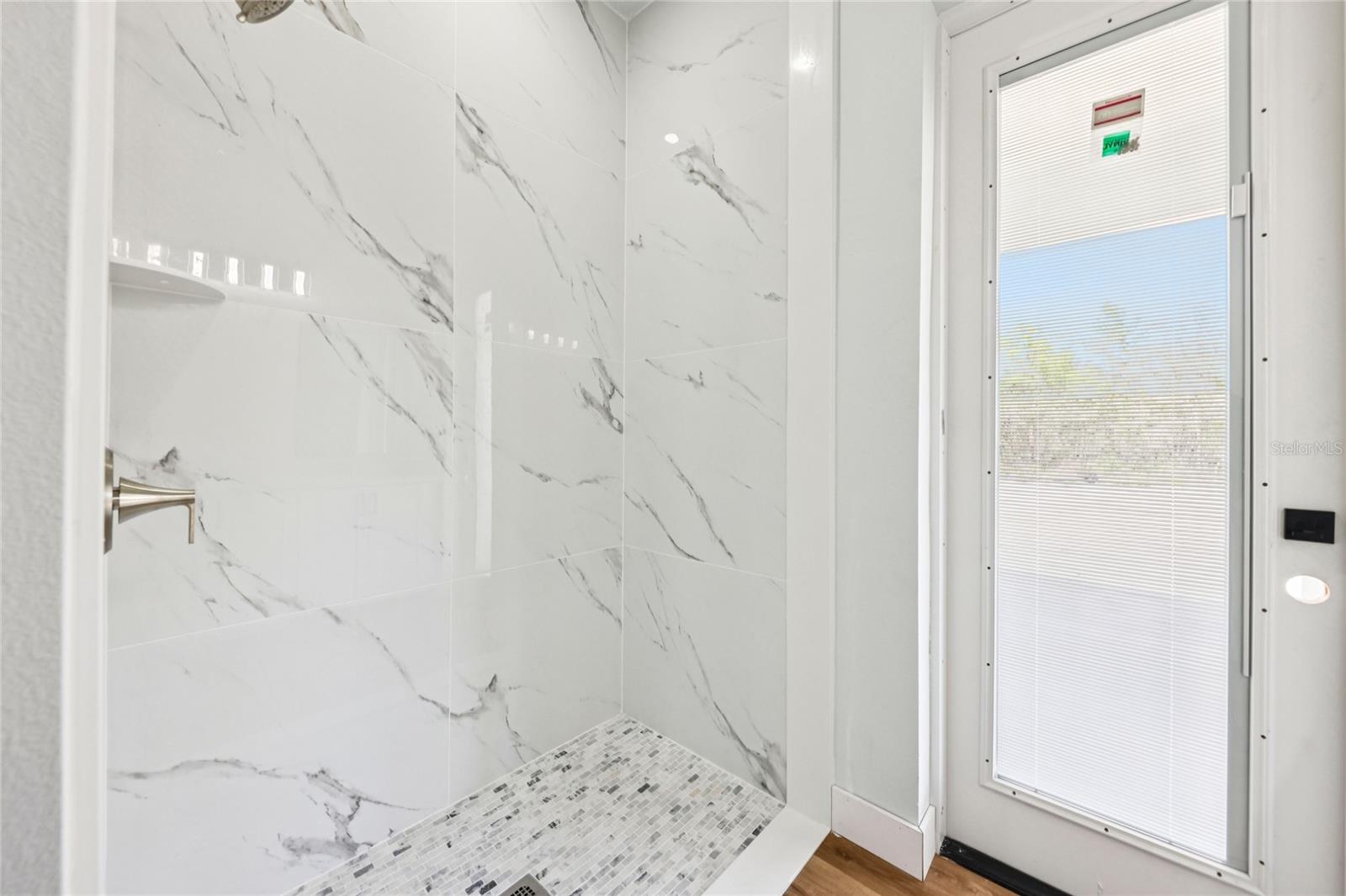 LAND/LK UN 2 - Residential