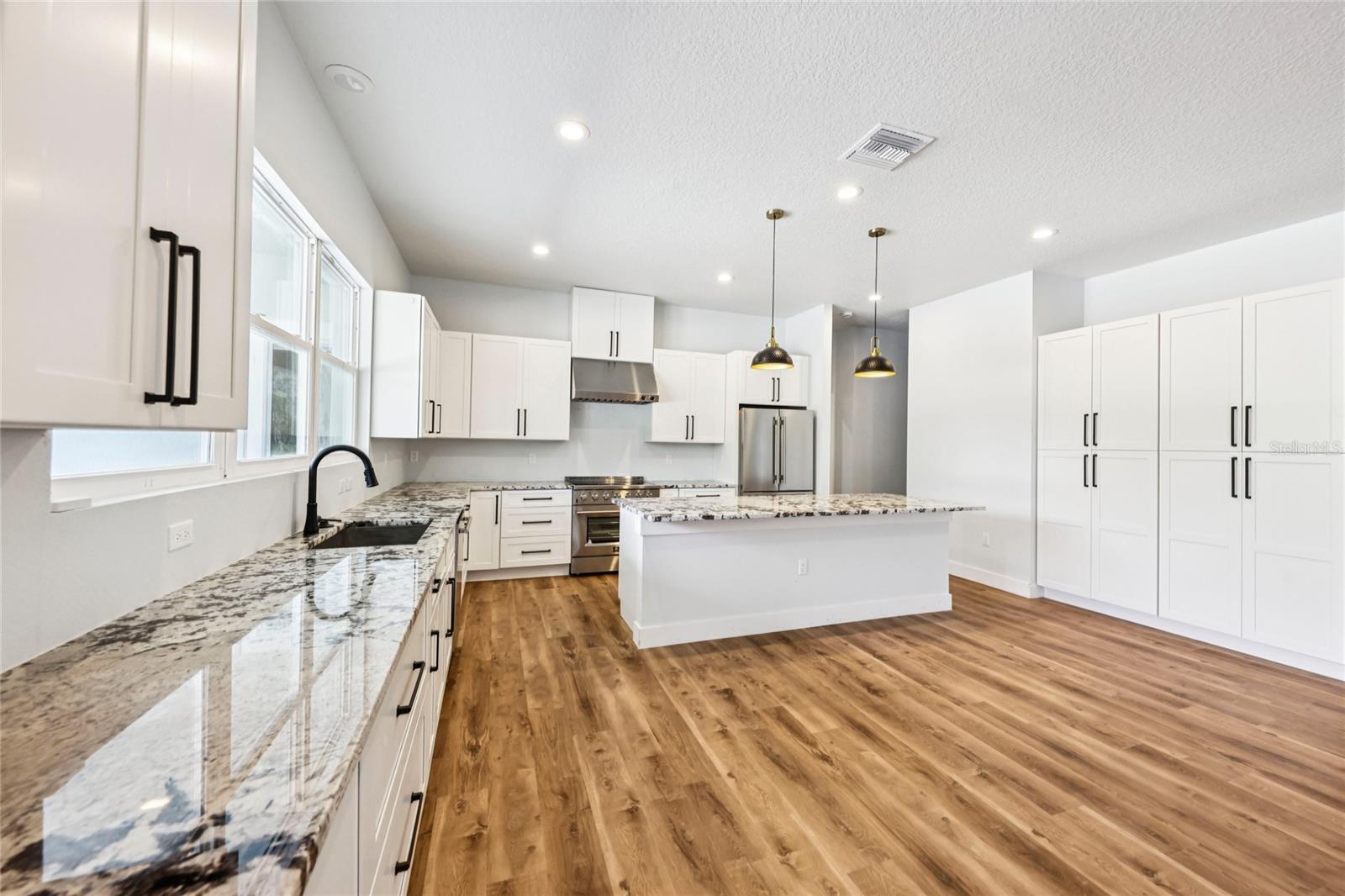 LAND/LK UN 2 - Residential