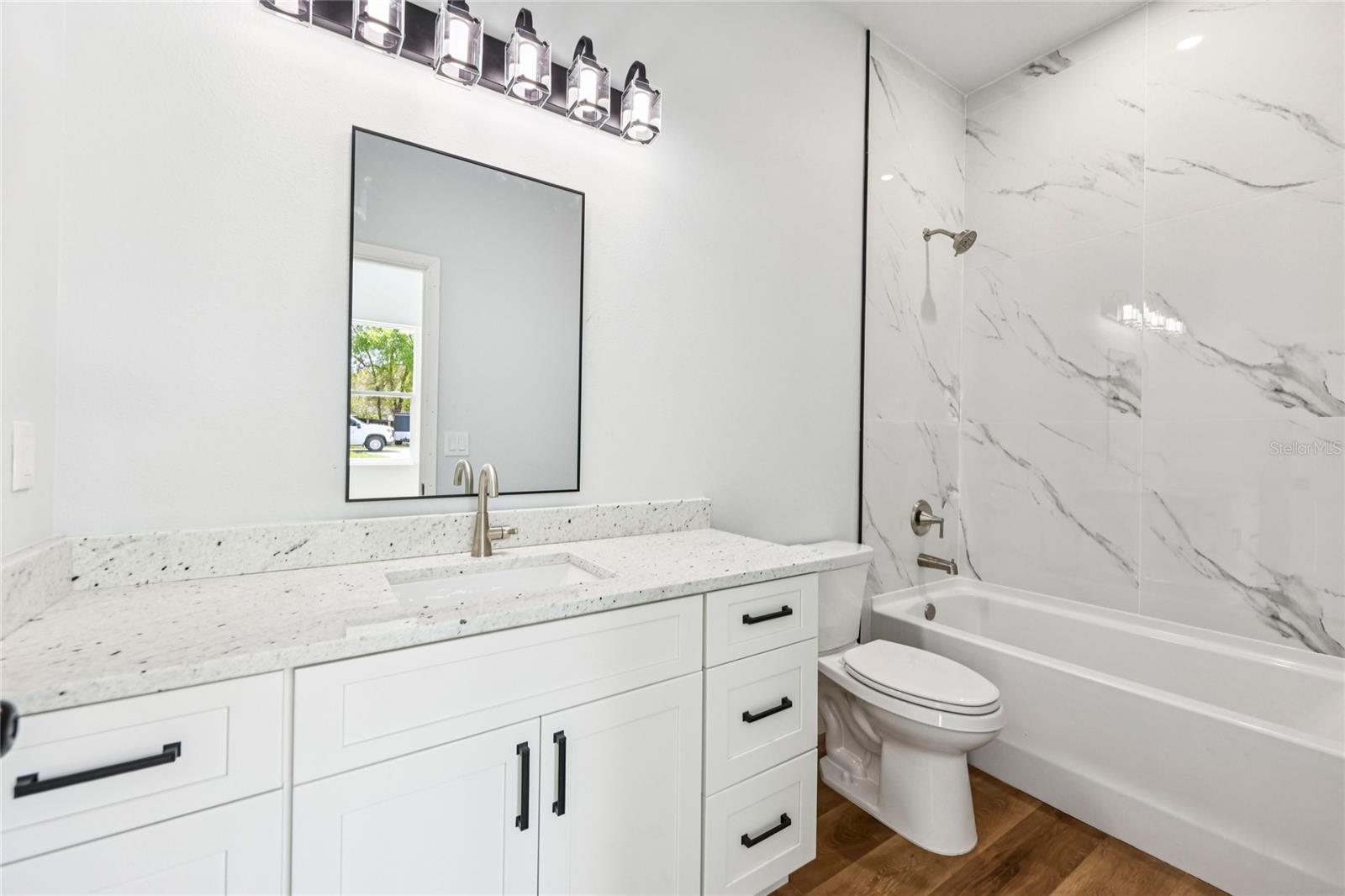 LAND/LK UN 2 - Residential