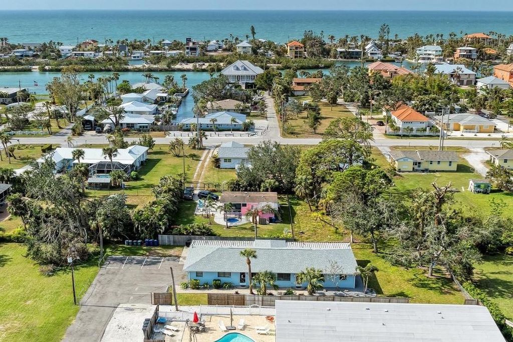 Photo of 401 Shore Road, Nokomis, FL 34275 (MLS # A4692716)