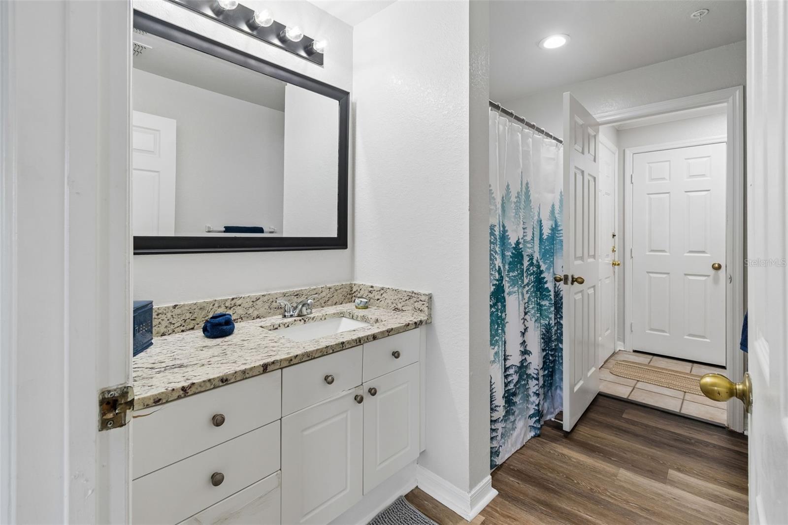 THE ENCLAVE AT RICHMOND PLACE - Residential