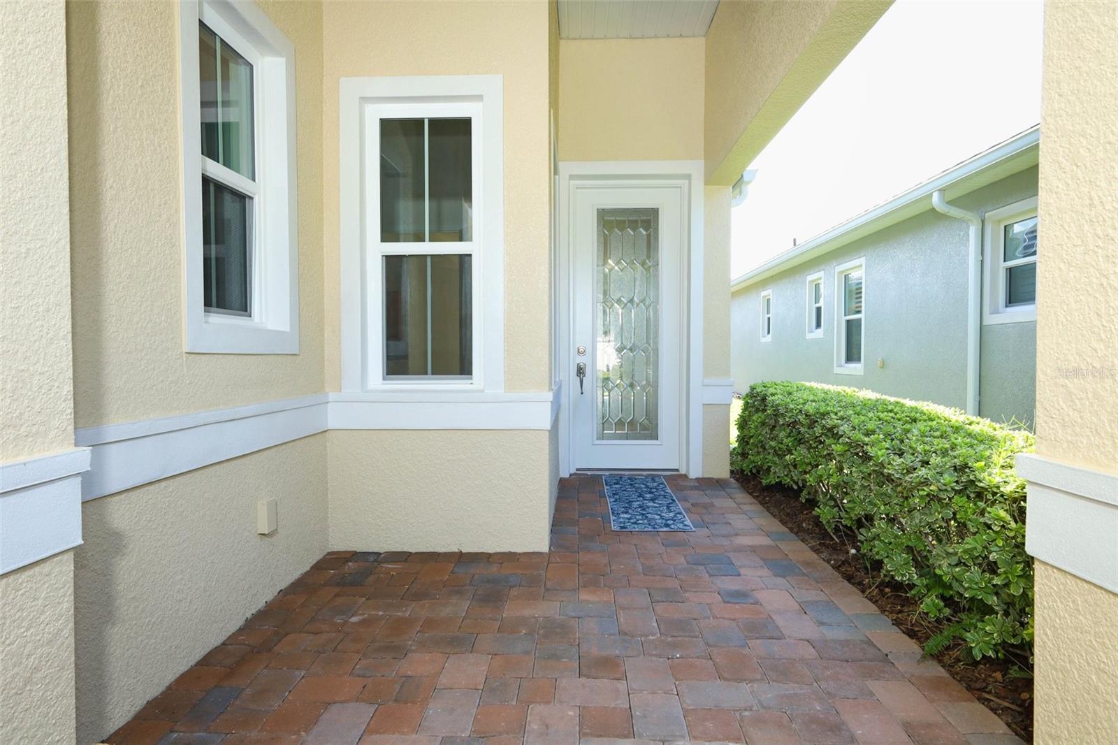 1677 VICTORIA GARDENS DRIVE