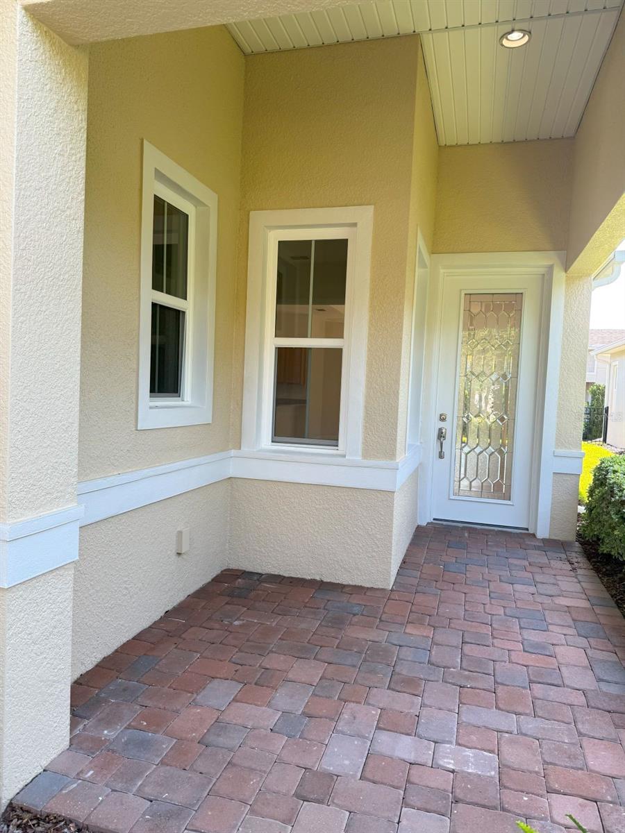 1677 VICTORIA GARDENS DRIVE
