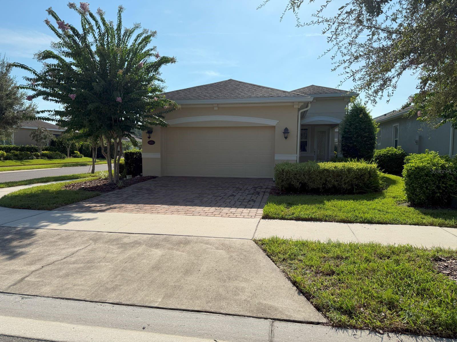 1677 VICTORIA GARDENS DRIVE