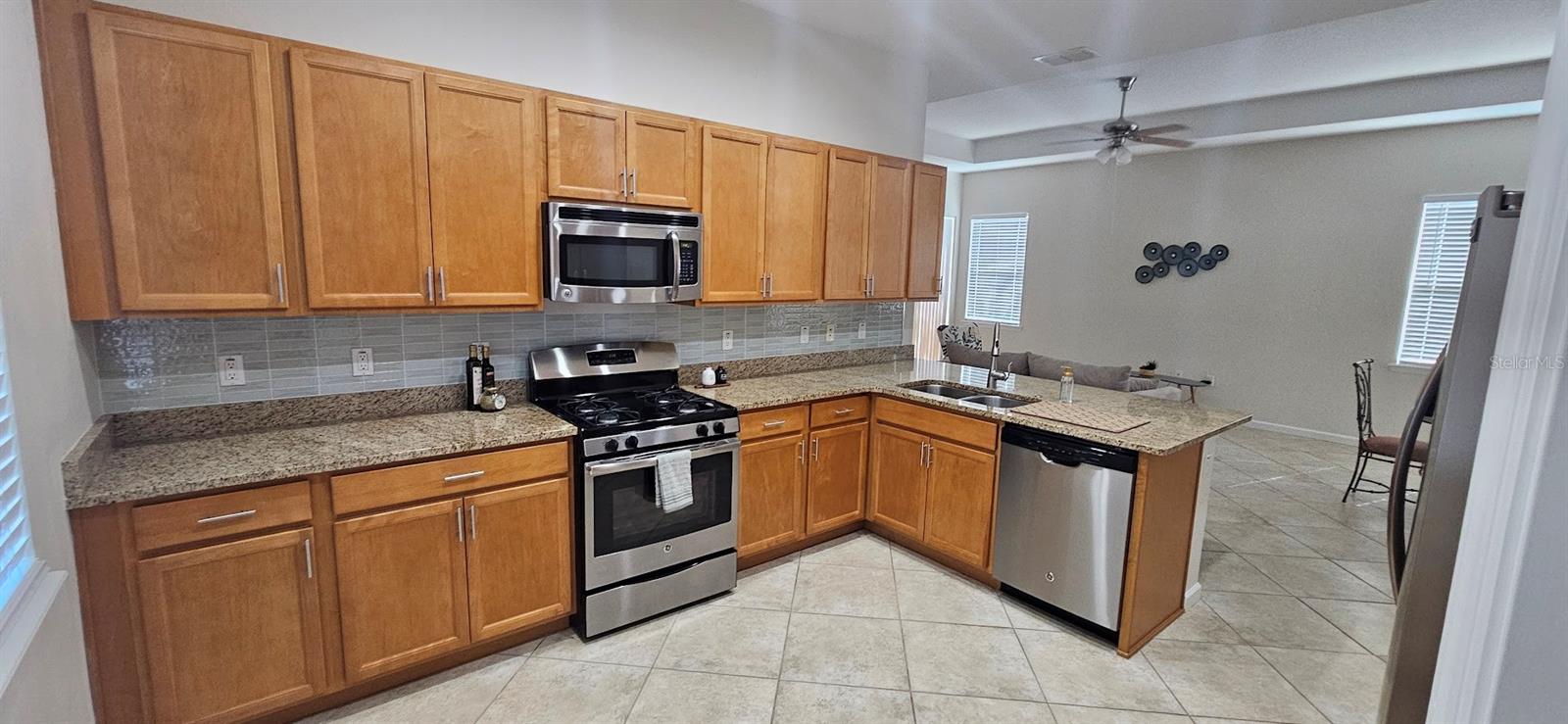 1677 VICTORIA GARDENS DRIVE