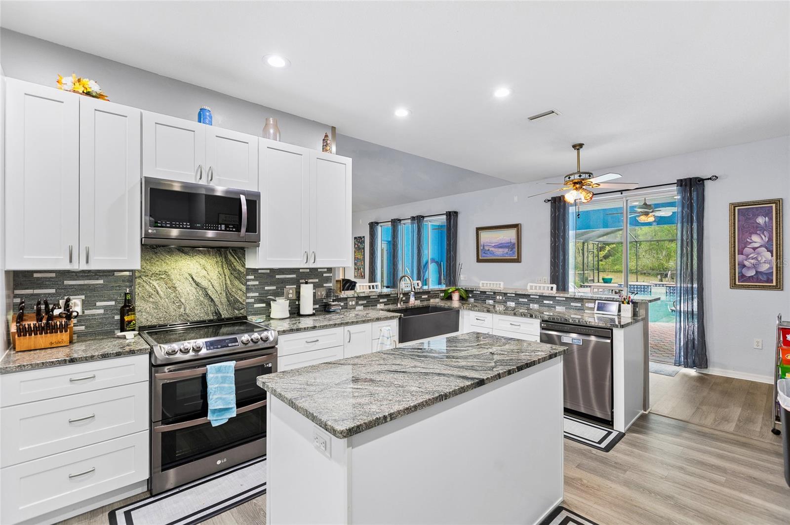 RAINBOW SPGS 04 REP - Residential