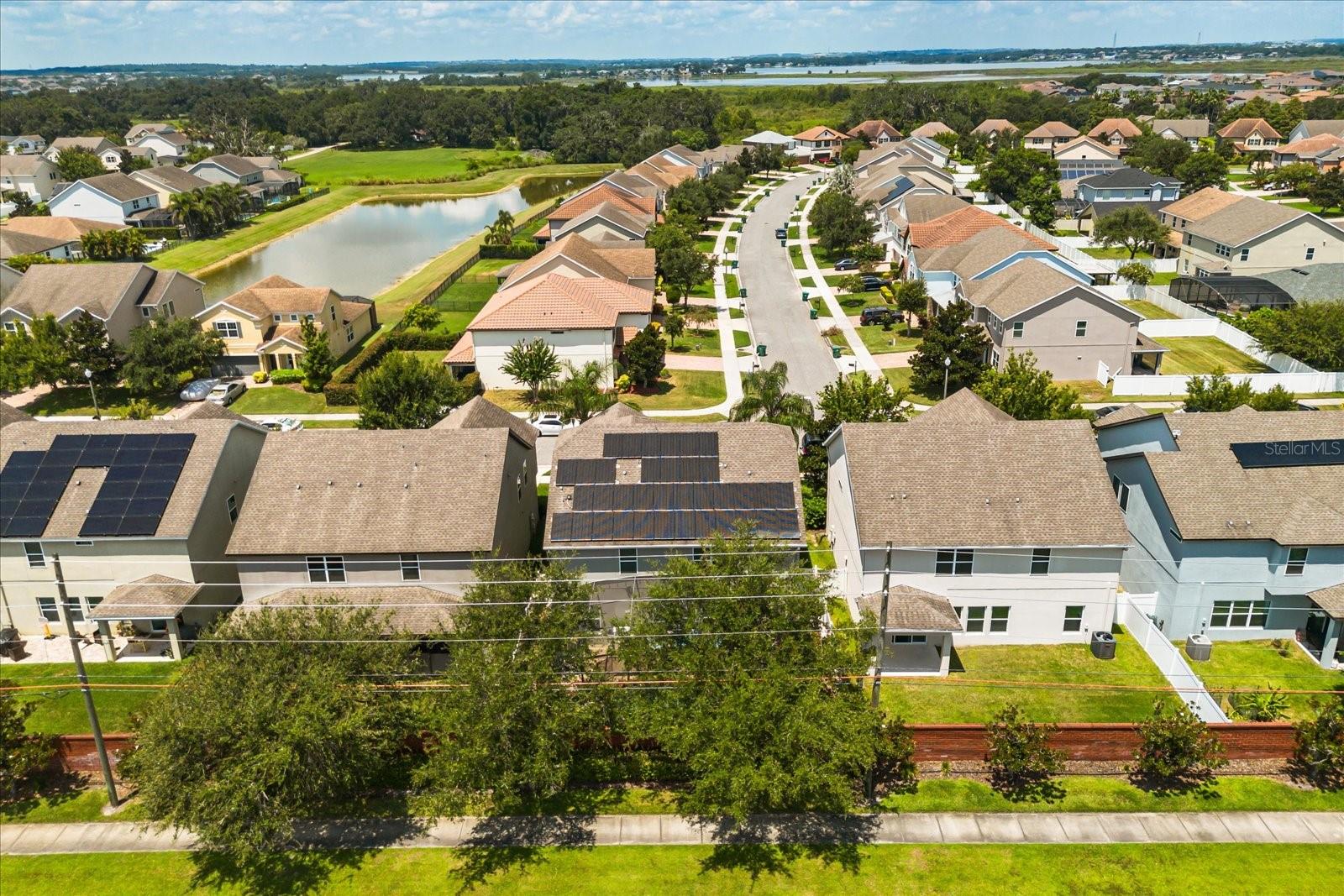 JOHNS LAKE POINTE - Residential