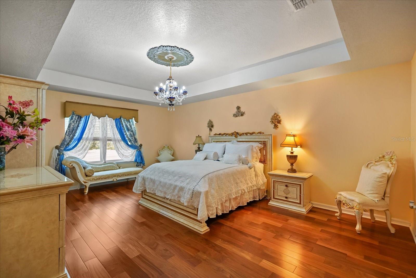 JOHNS LAKE POINTE - Residential