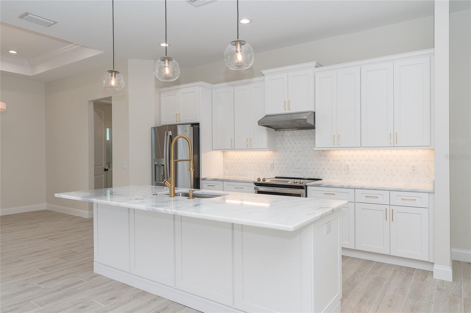 ROTONDA WEST PINE VALLEY - Residential