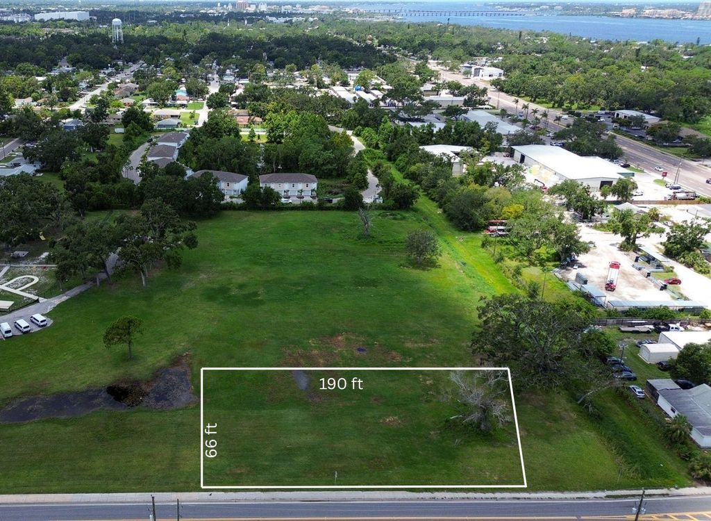 Photo of 612 27th Street E, Bradenton, FL 34208 (MLS # A4657688)