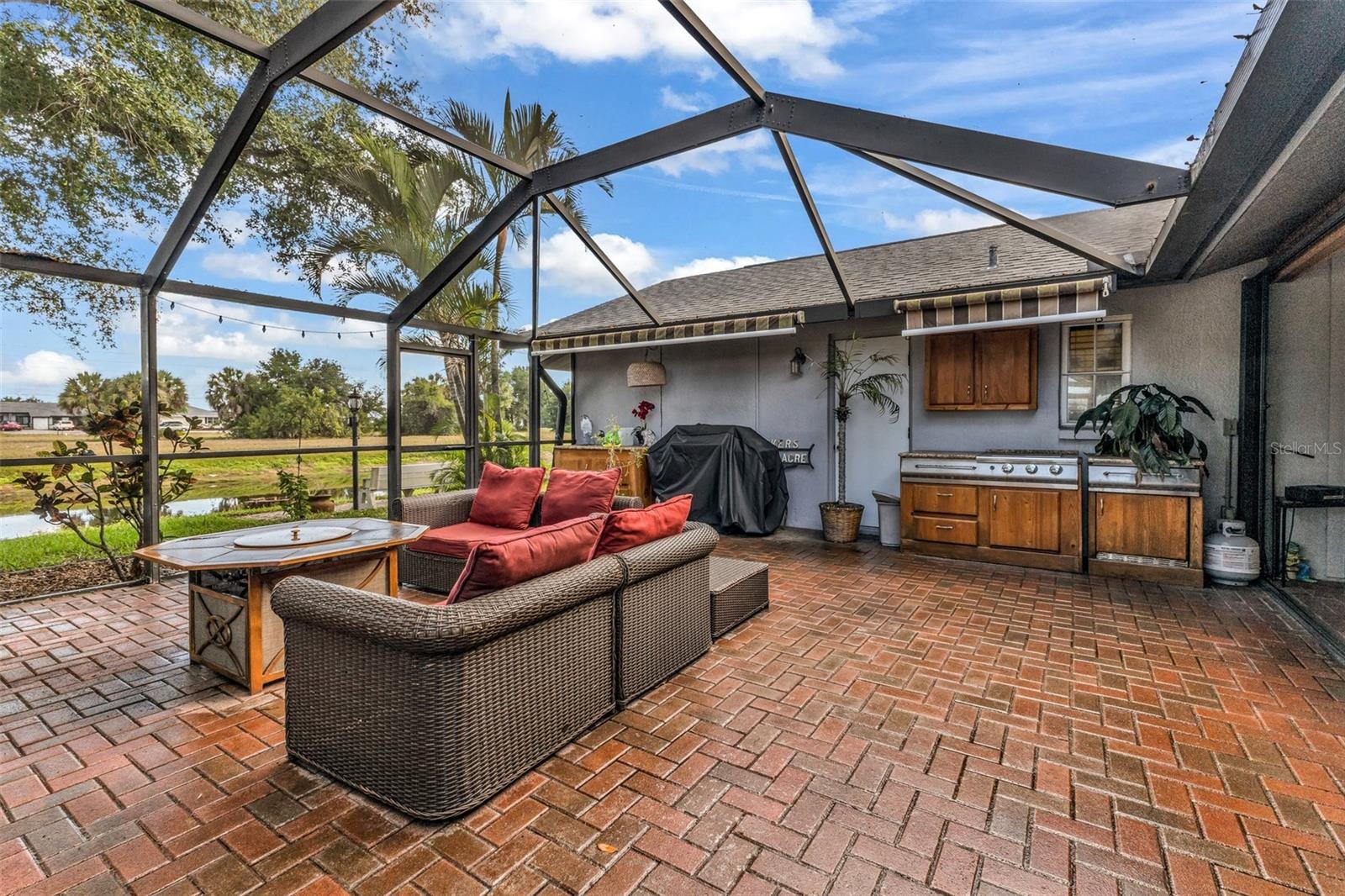 ROTONDA WEST PEBBLE BEACH - Residential