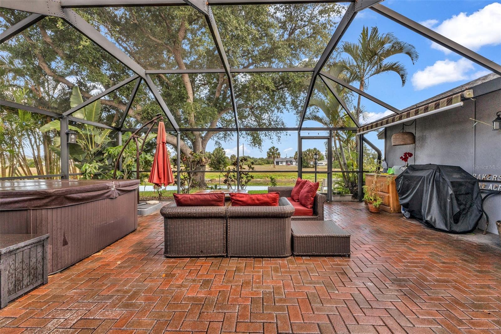 ROTONDA WEST PEBBLE BEACH - Residential