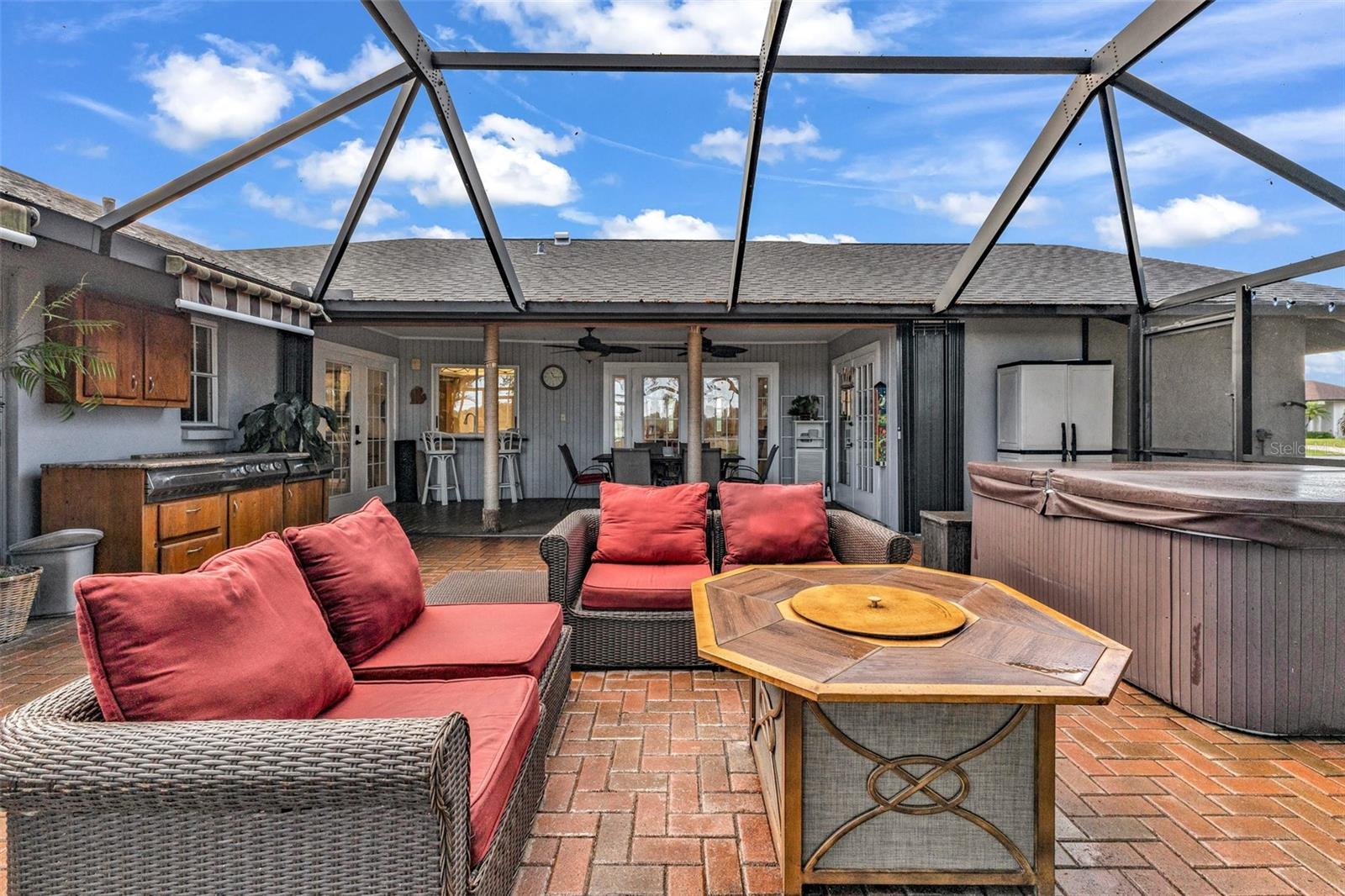 ROTONDA WEST PEBBLE BEACH - Residential