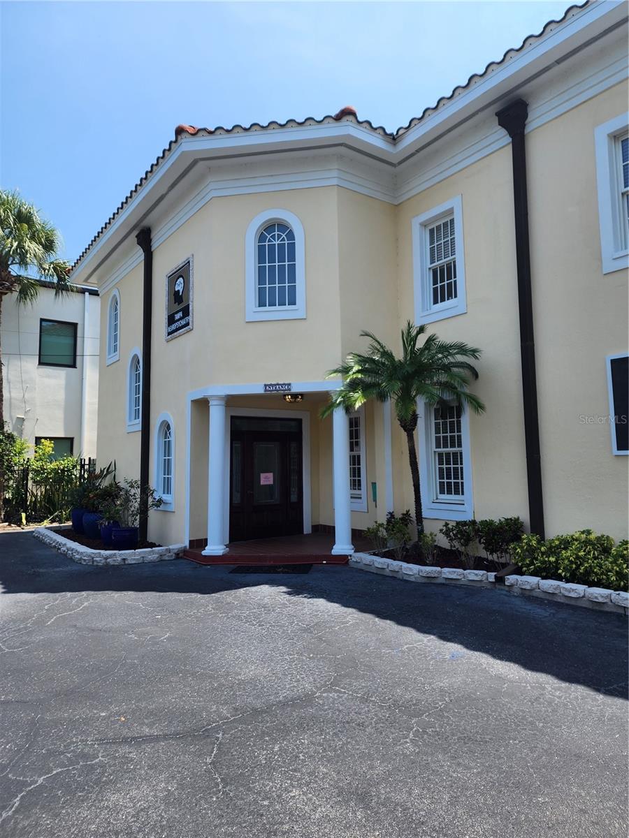 BAYWOOD - Commercial Lease