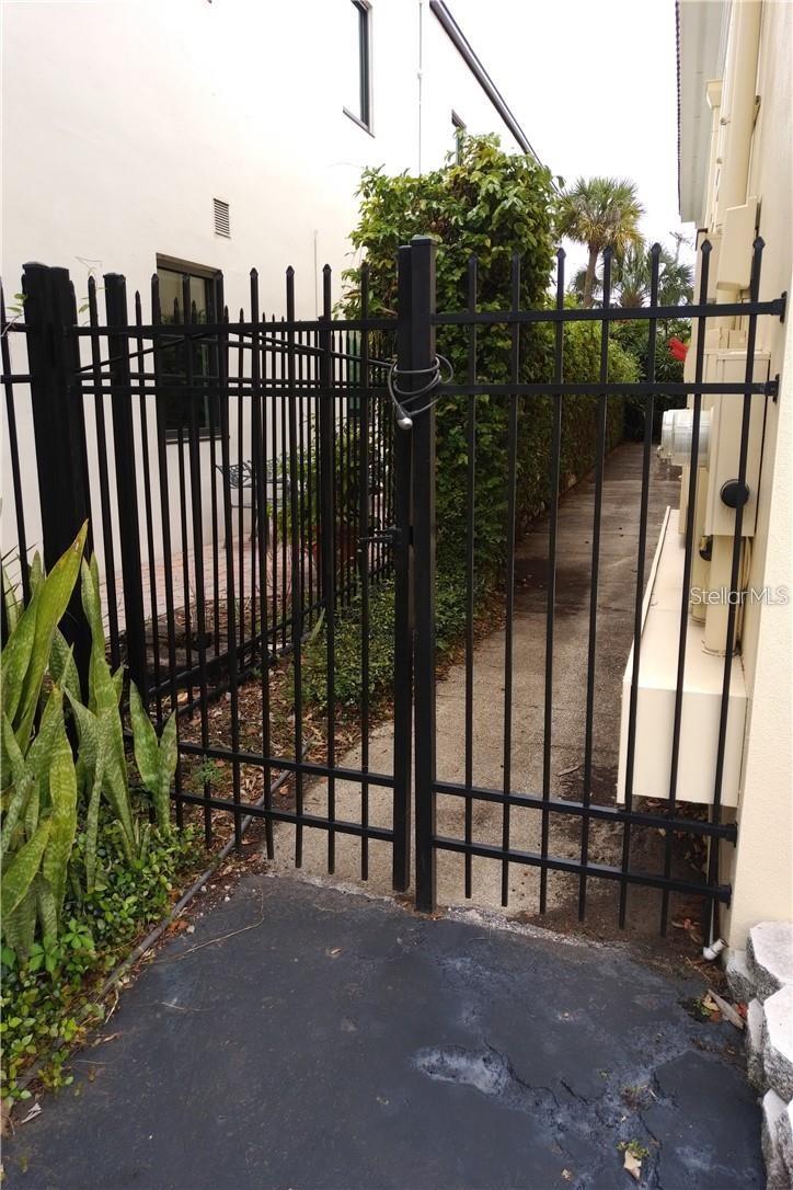 BAYWOOD - Commercial Lease