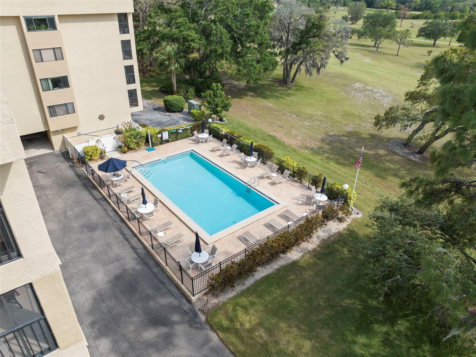 1817 GOLFVIEW DRIVE 1817