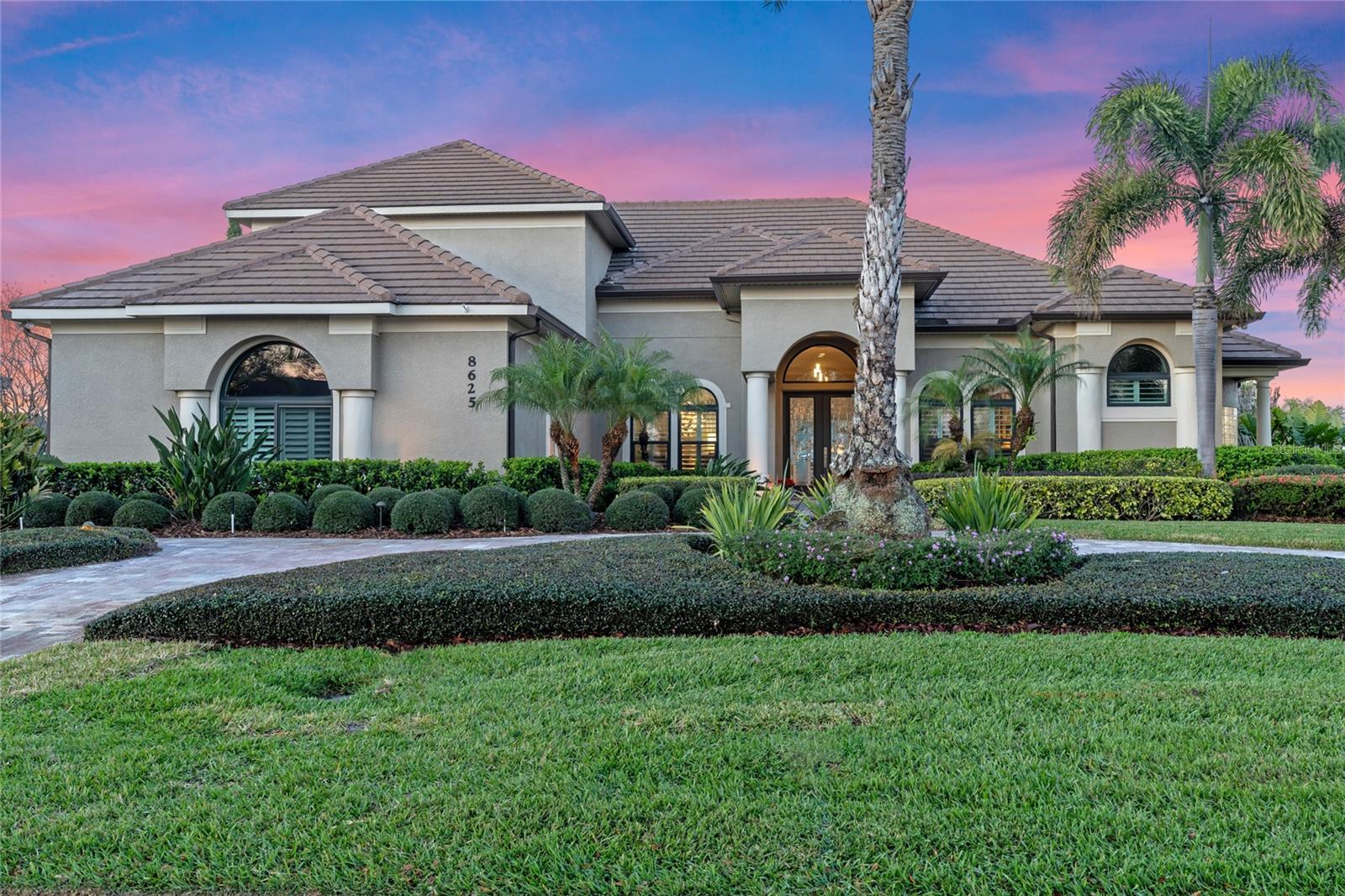 BAY HILL - Residential