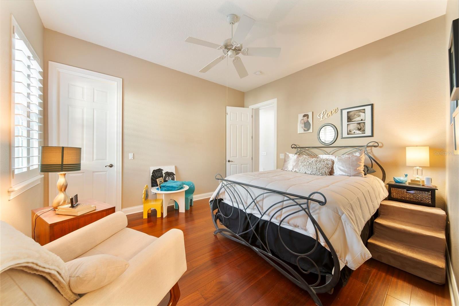 BAY HILL - Residential