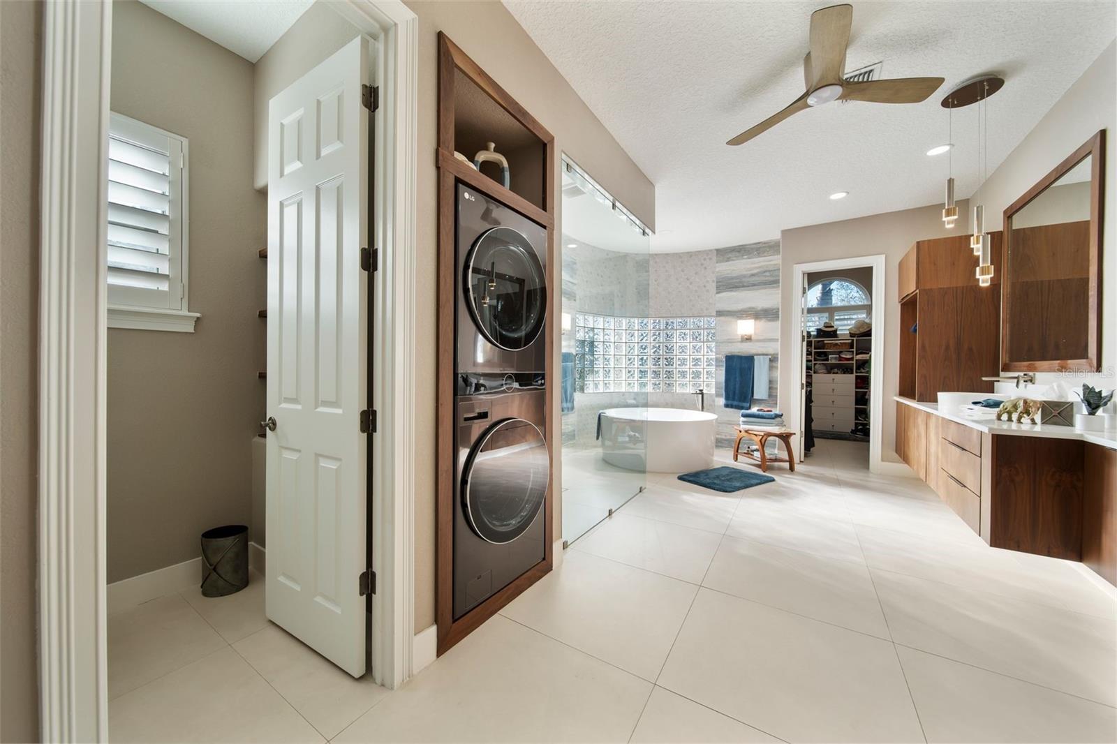 BAY HILL - Residential