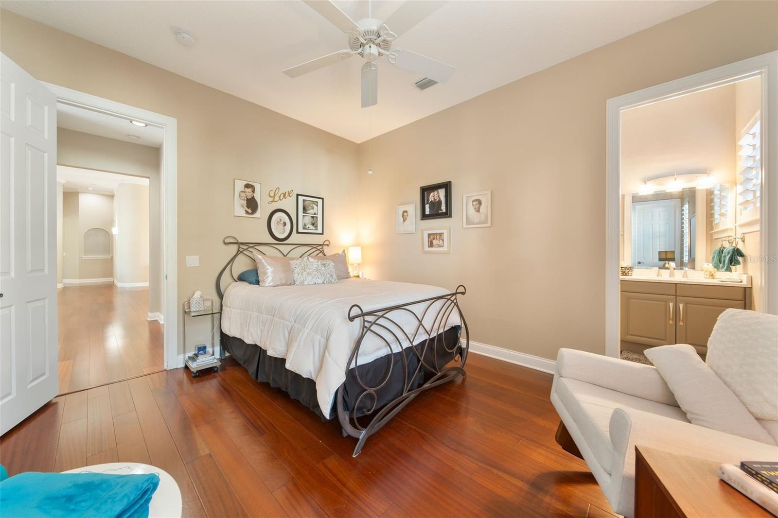 BAY HILL - Residential