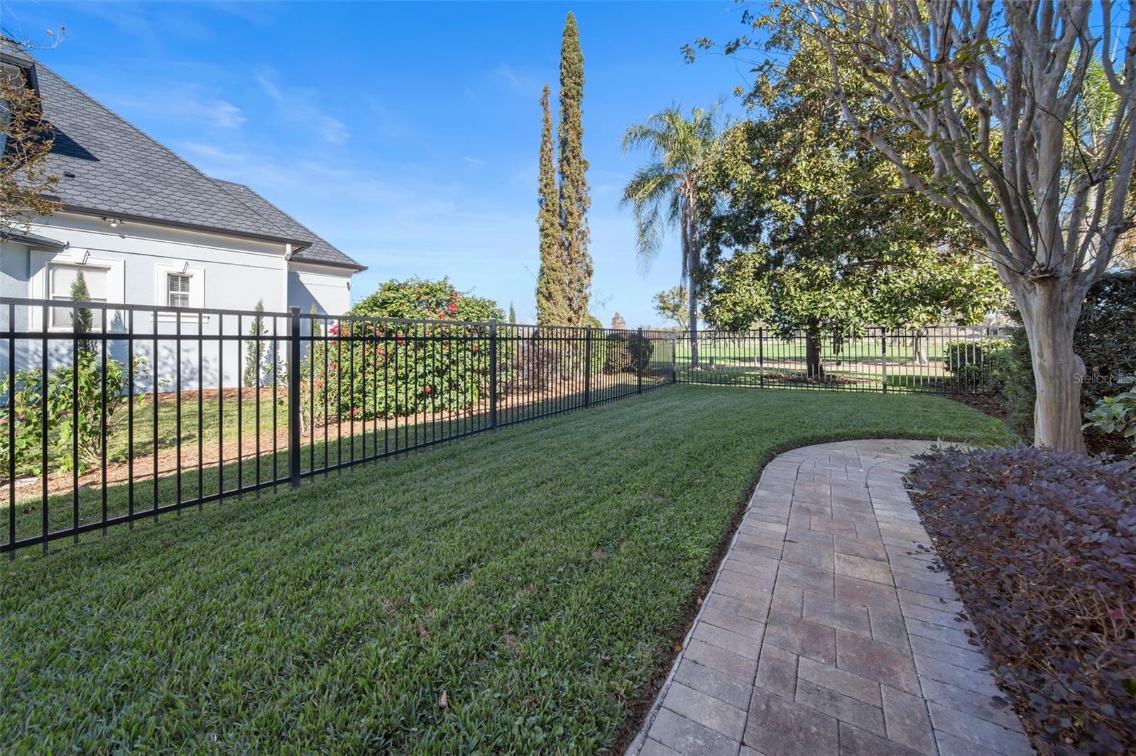 BAY HILL - Residential