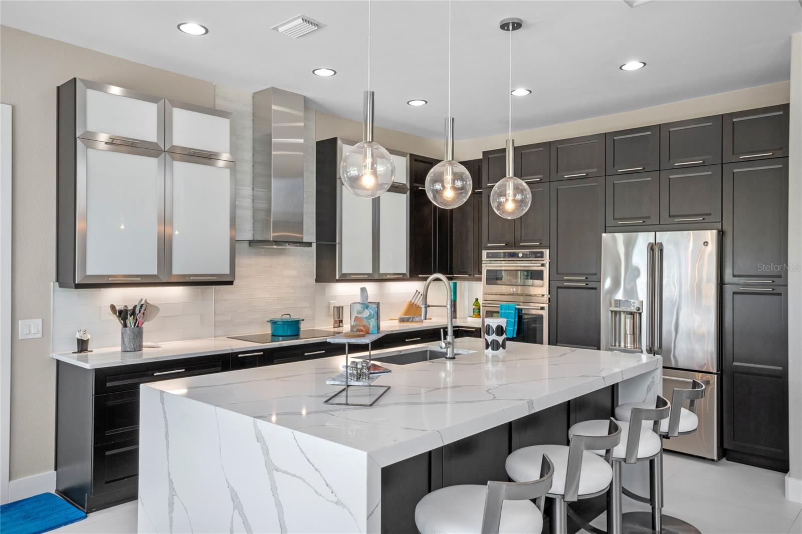 BAY HILL - Residential