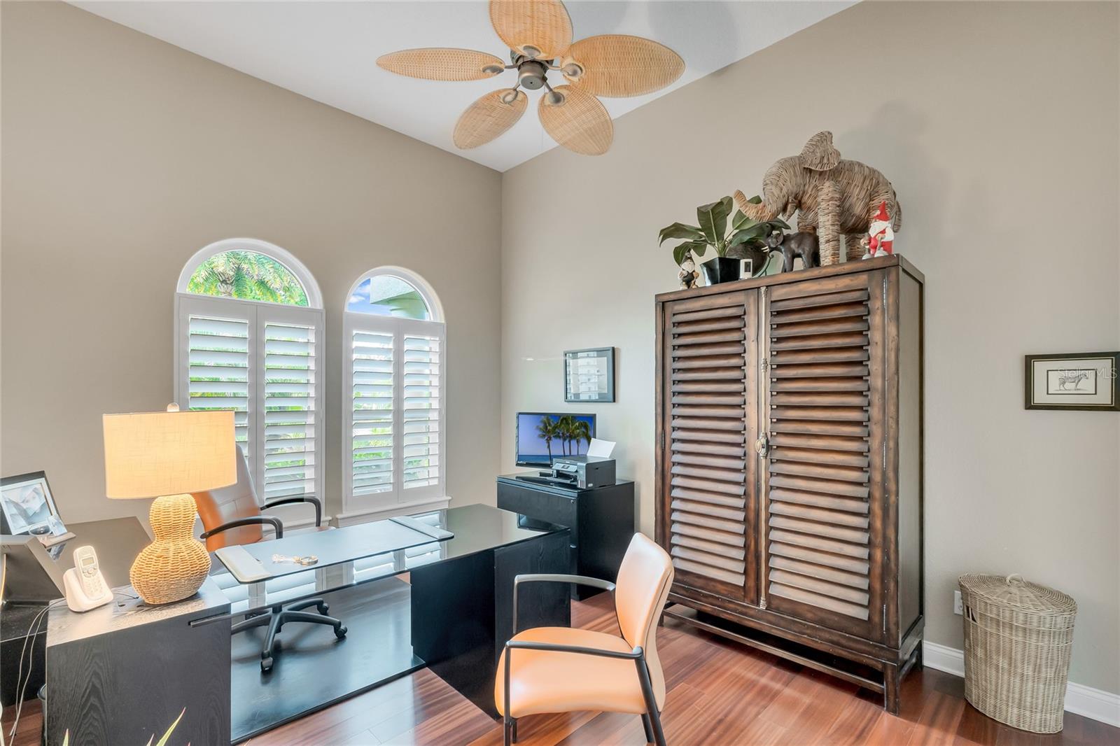 BAY HILL - Residential