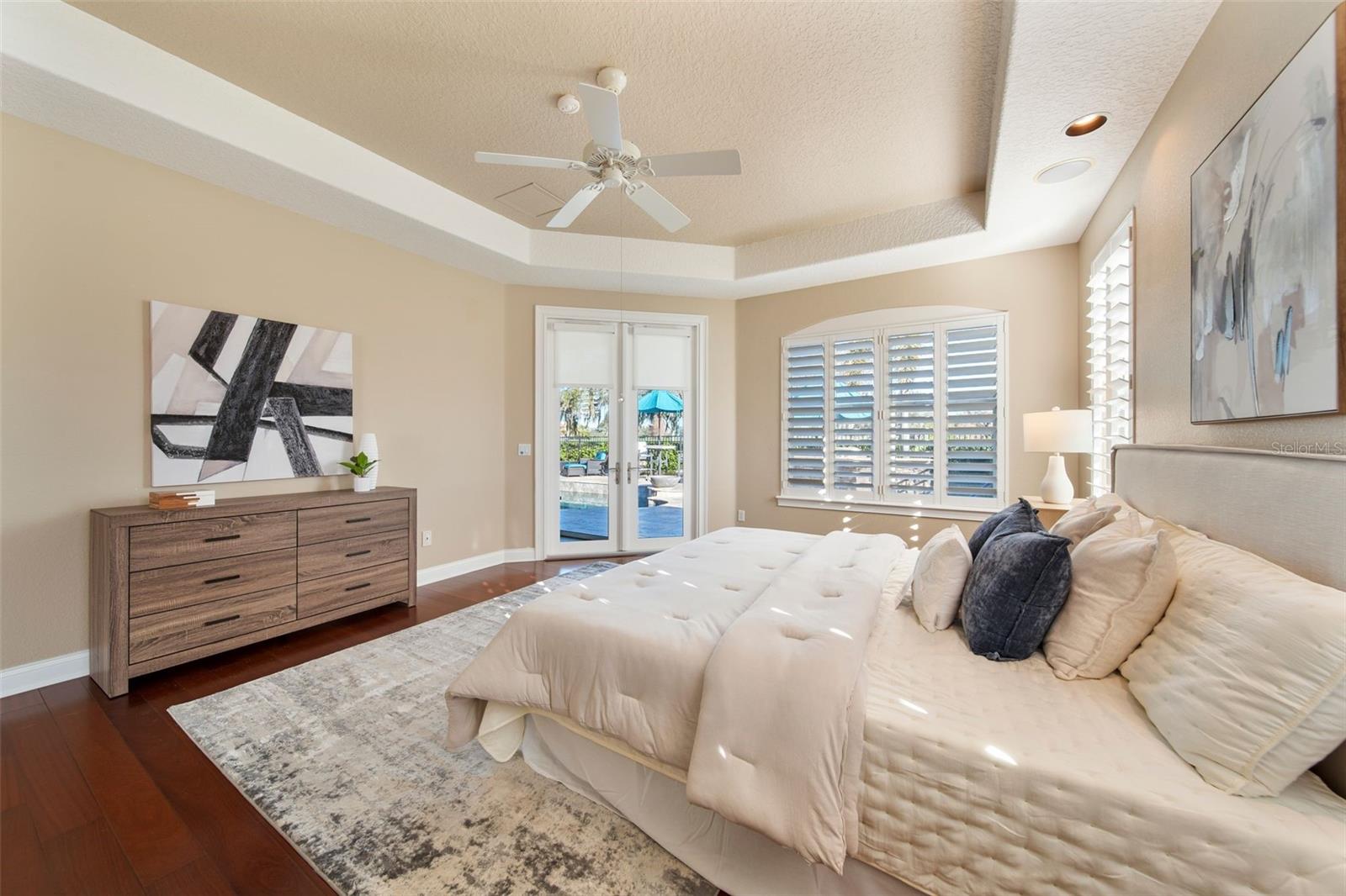 BAY HILL - Residential