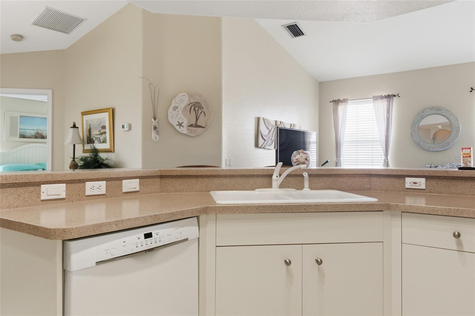 7201 L PAVIA BOULEVARD 7201