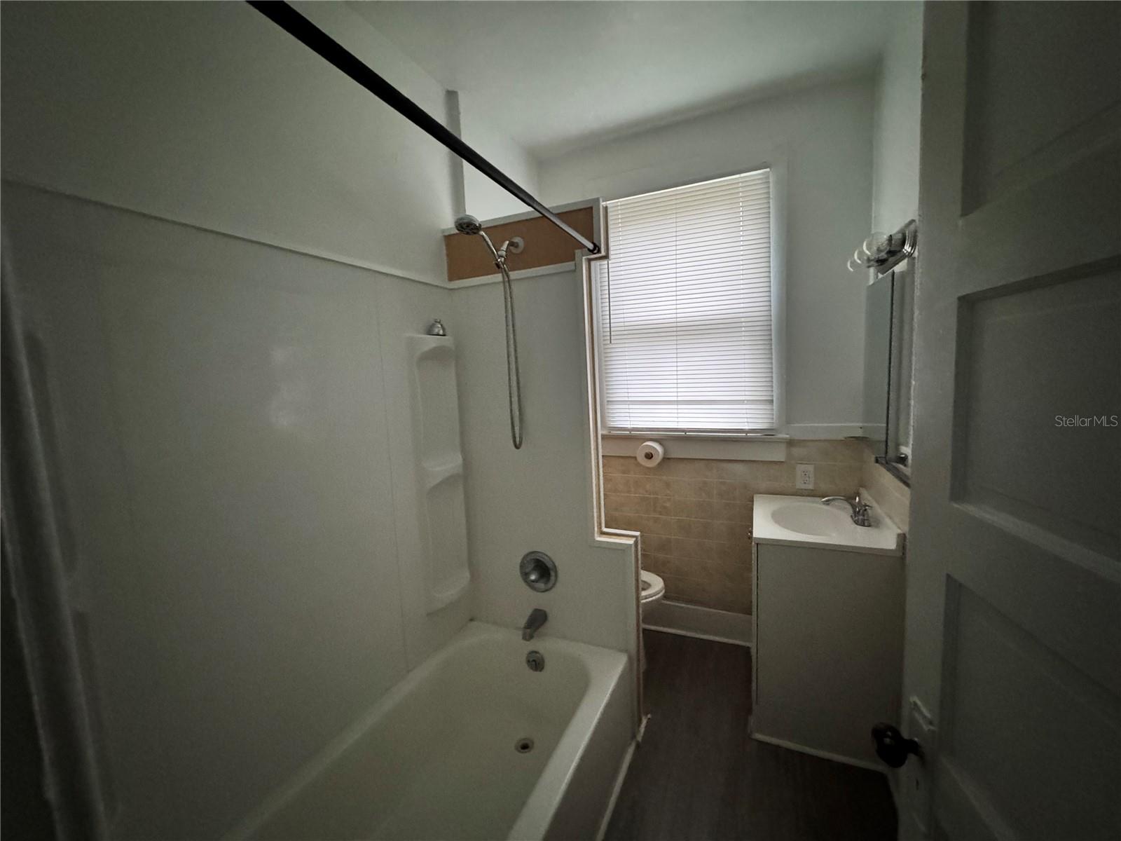 BROWNS ADD FLORIDA COURT - Residential Lease