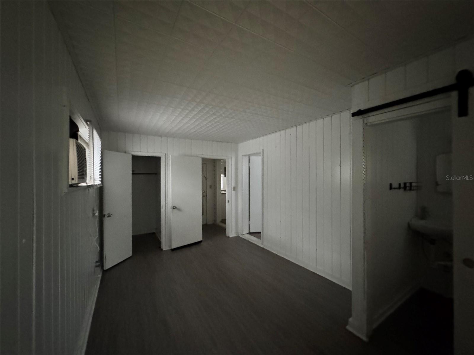 BROWNS ADD FLORIDA COURT - Residential Lease