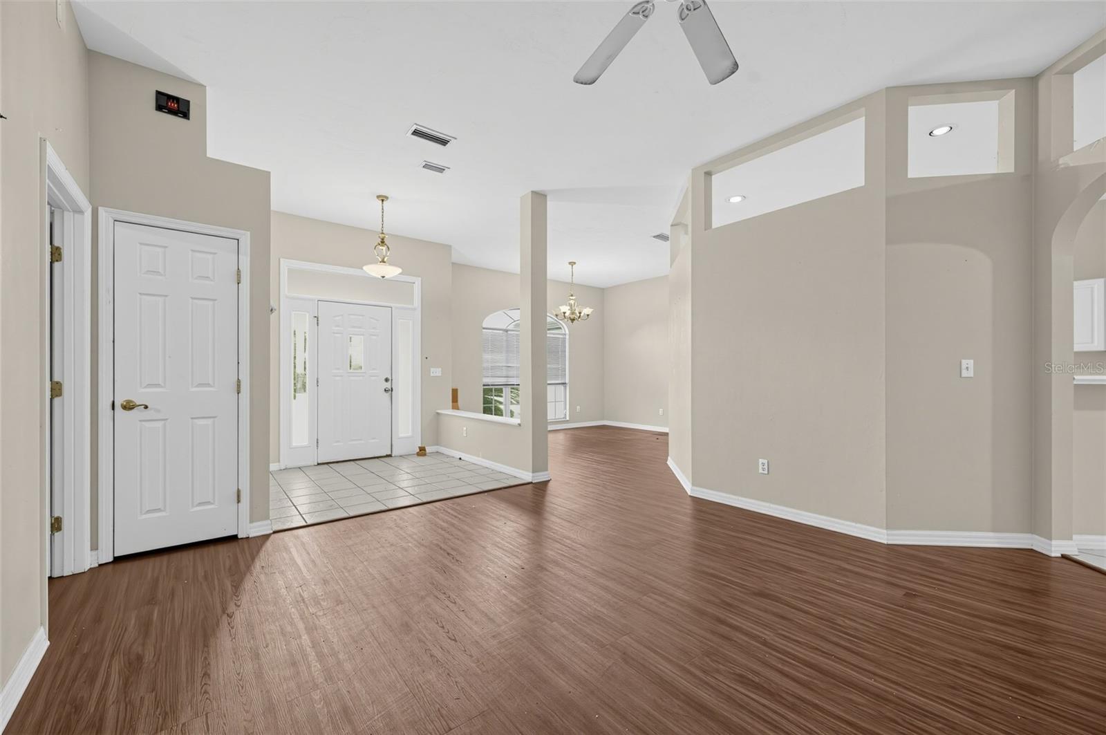 526 NW SAVANNAH CIRCLE