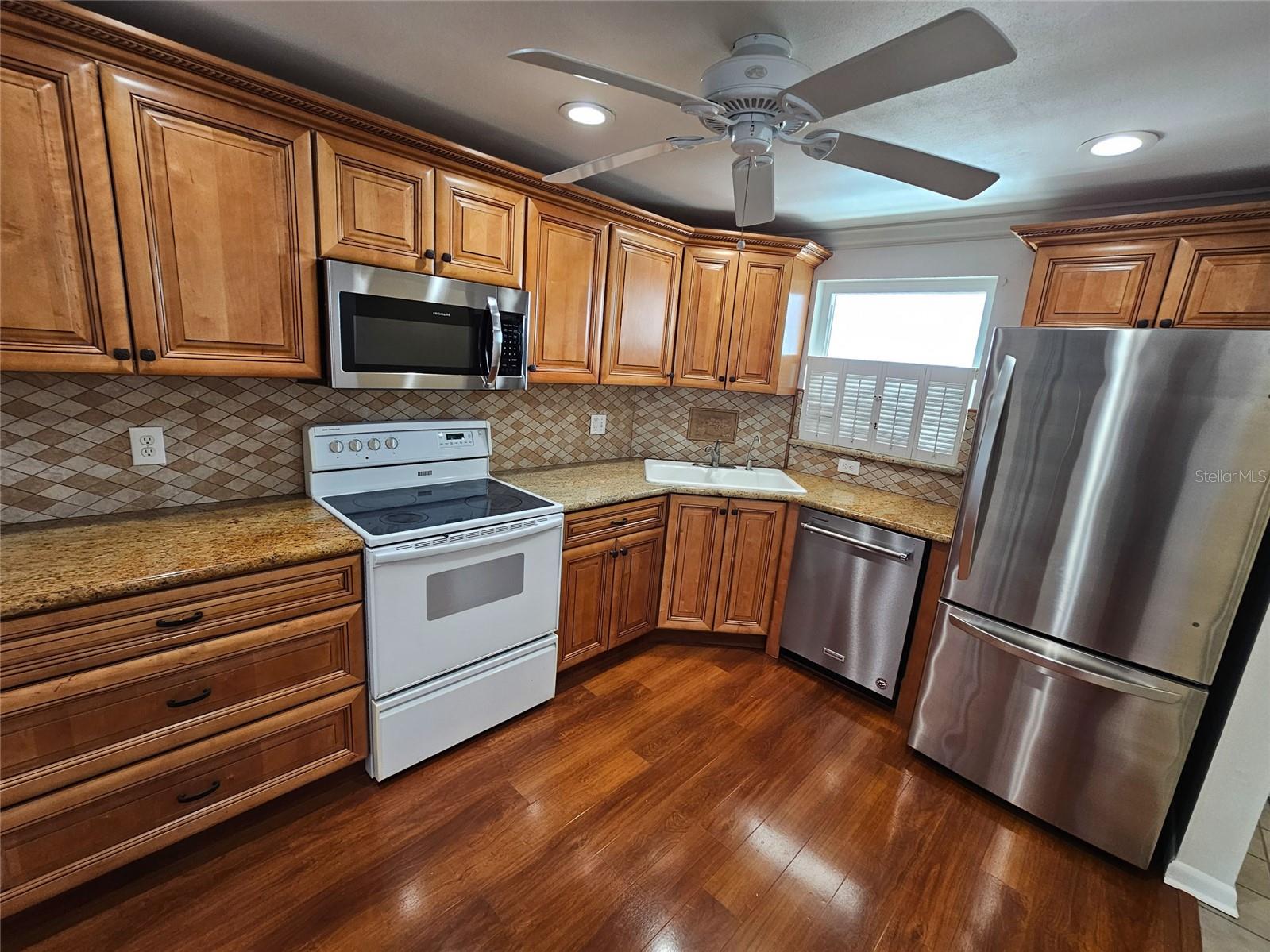 5980 SHORE DRIVE S 901