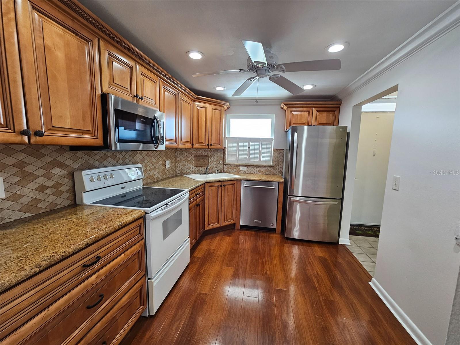 5980 SHORE DRIVE S 901