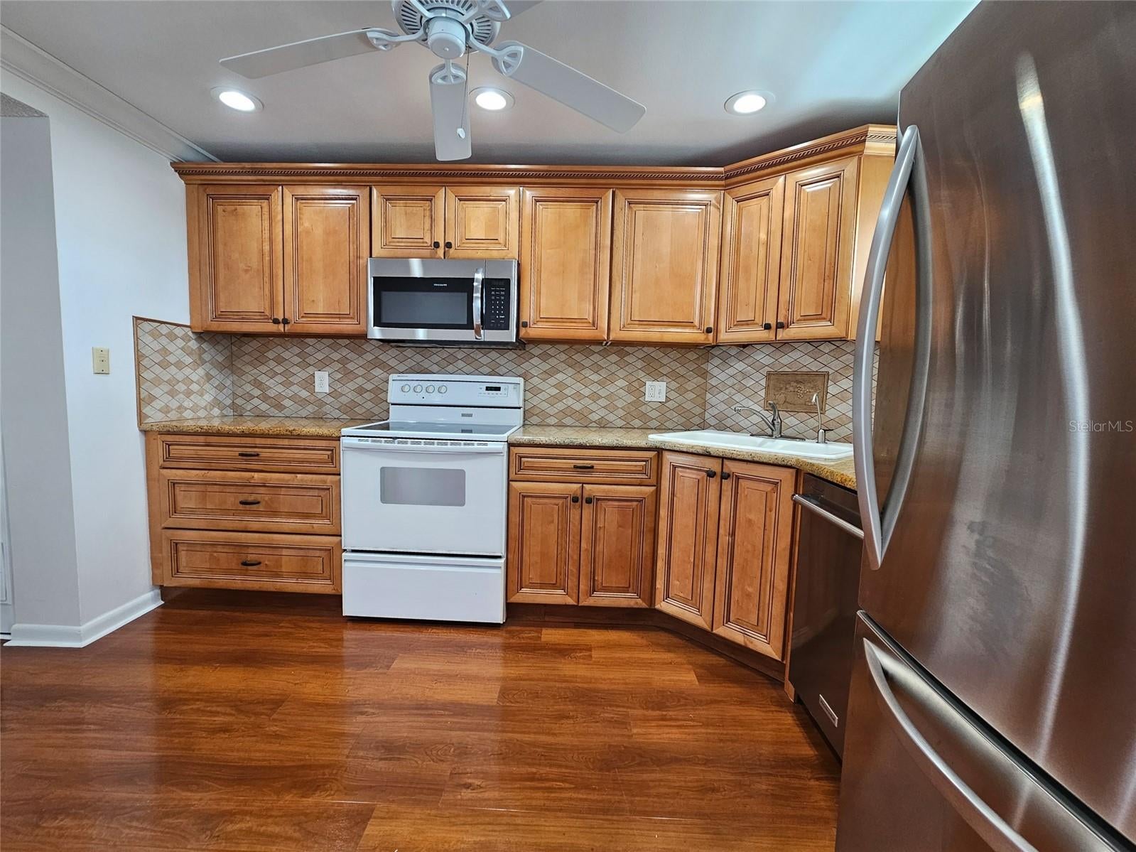 5980 SHORE DRIVE S 901