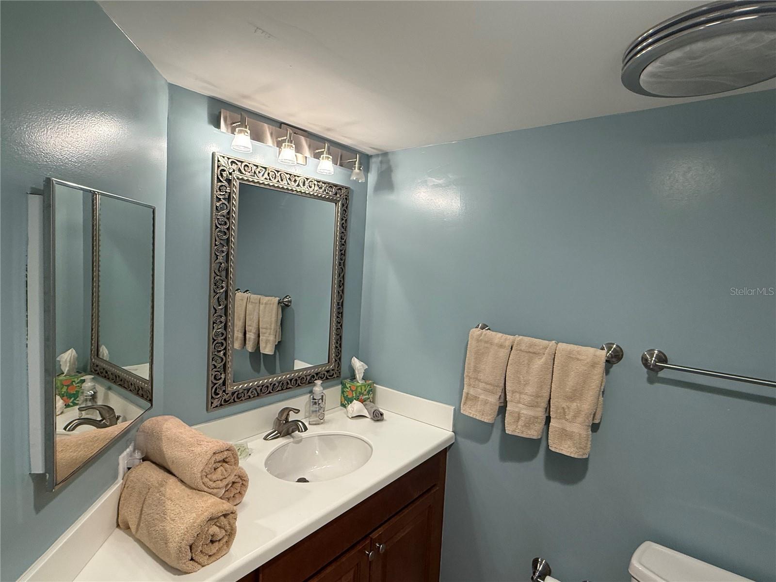 WANDER RESIDENCES OF TIERRA VERDE - Residential Lease