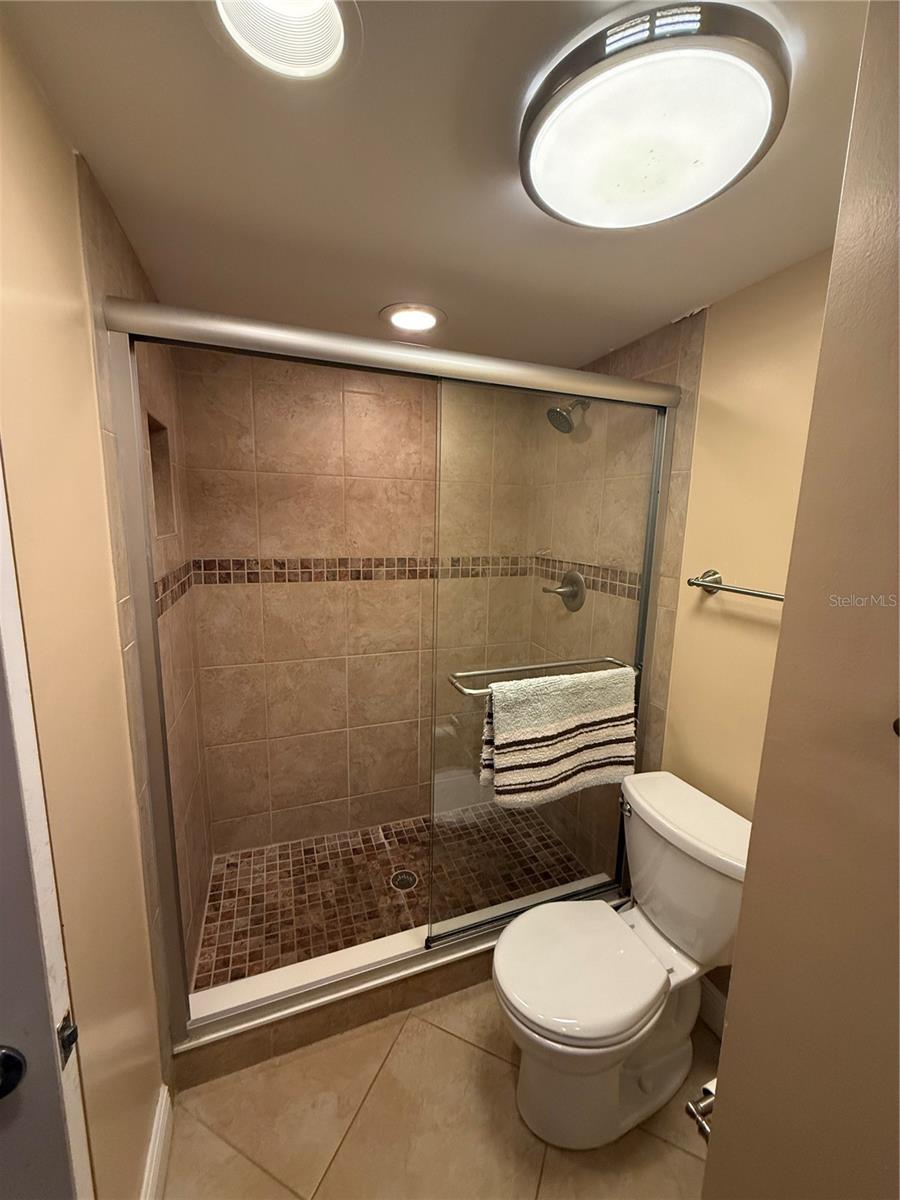 WANDER RESIDENCES OF TIERRA VERDE - Residential Lease