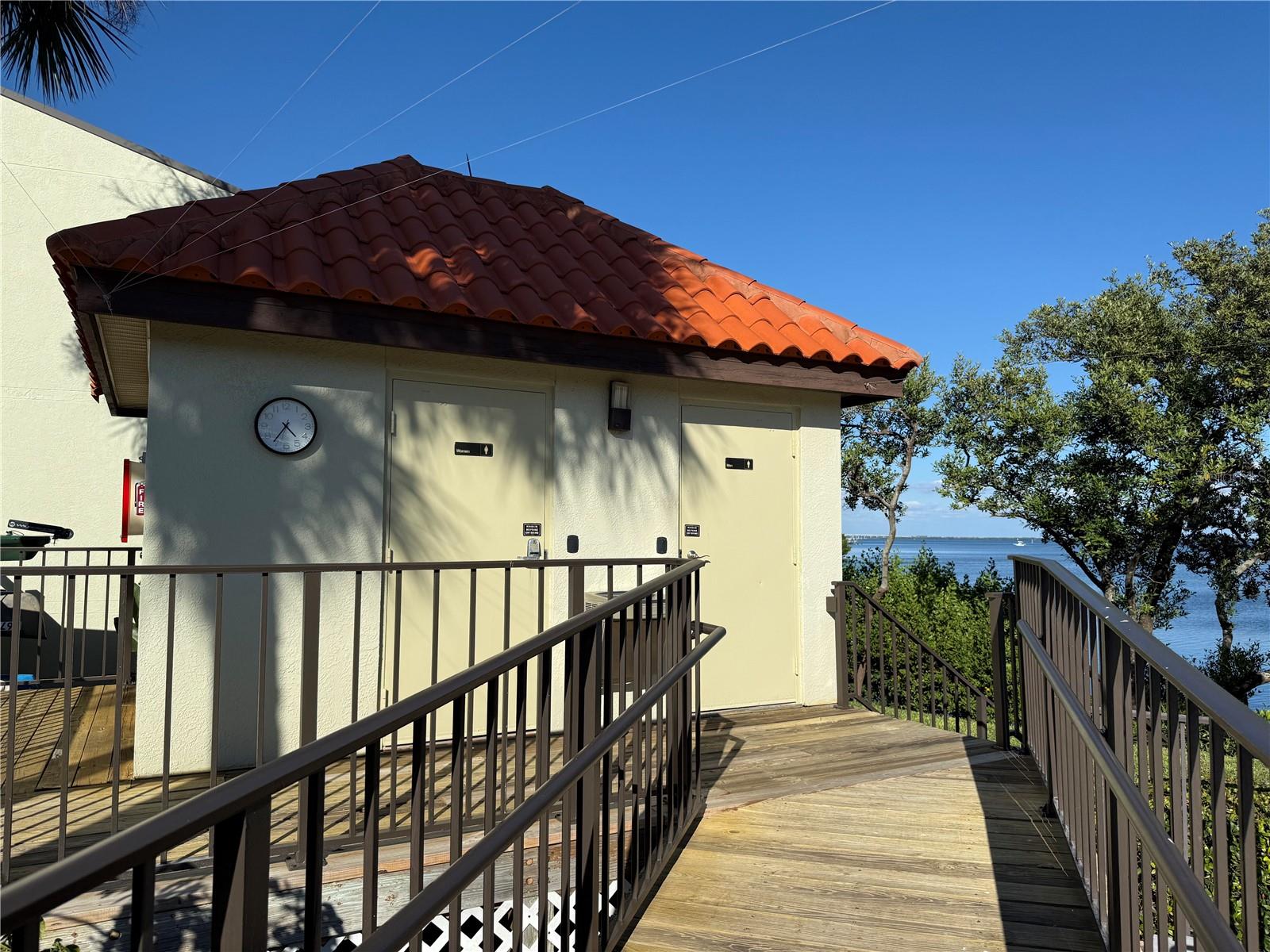 WANDER RESIDENCES OF TIERRA VERDE - Residential Lease