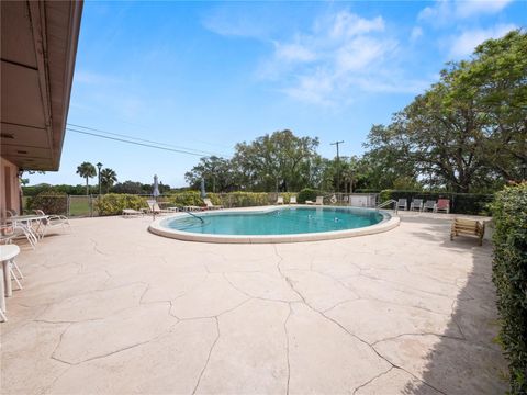 A home in LAKE WALES