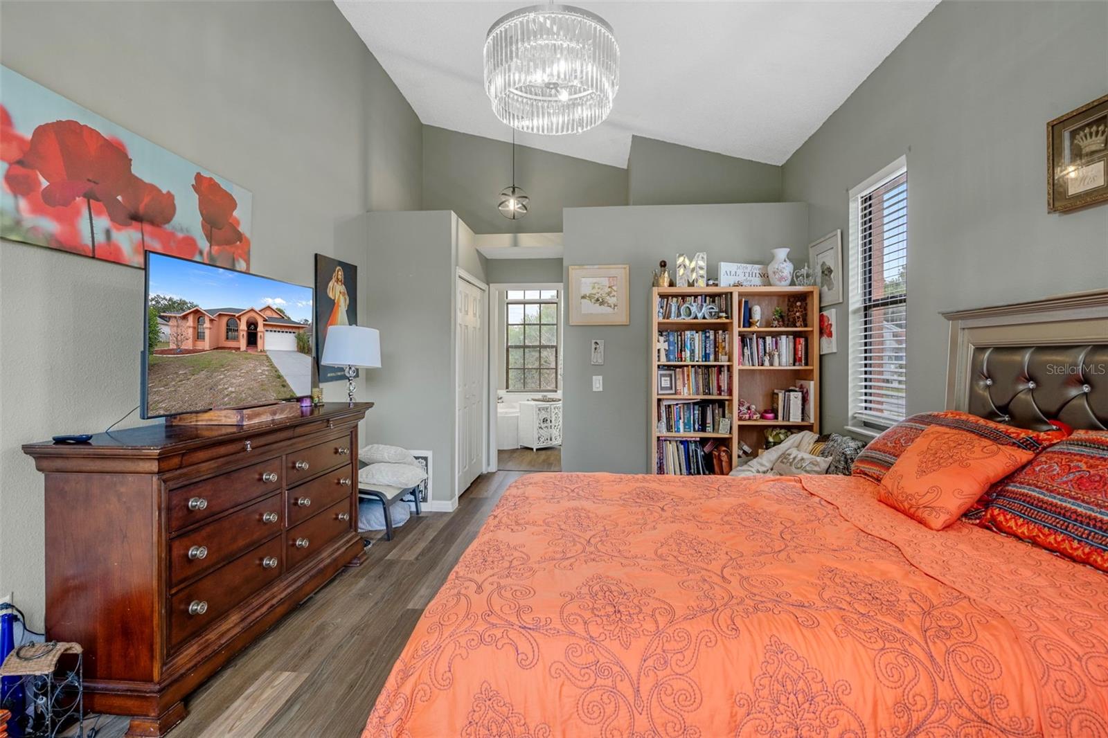 REGENCY OAKS - Residential