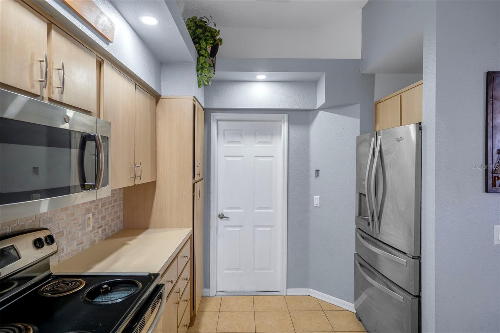 REGENCY OAKS - Residential